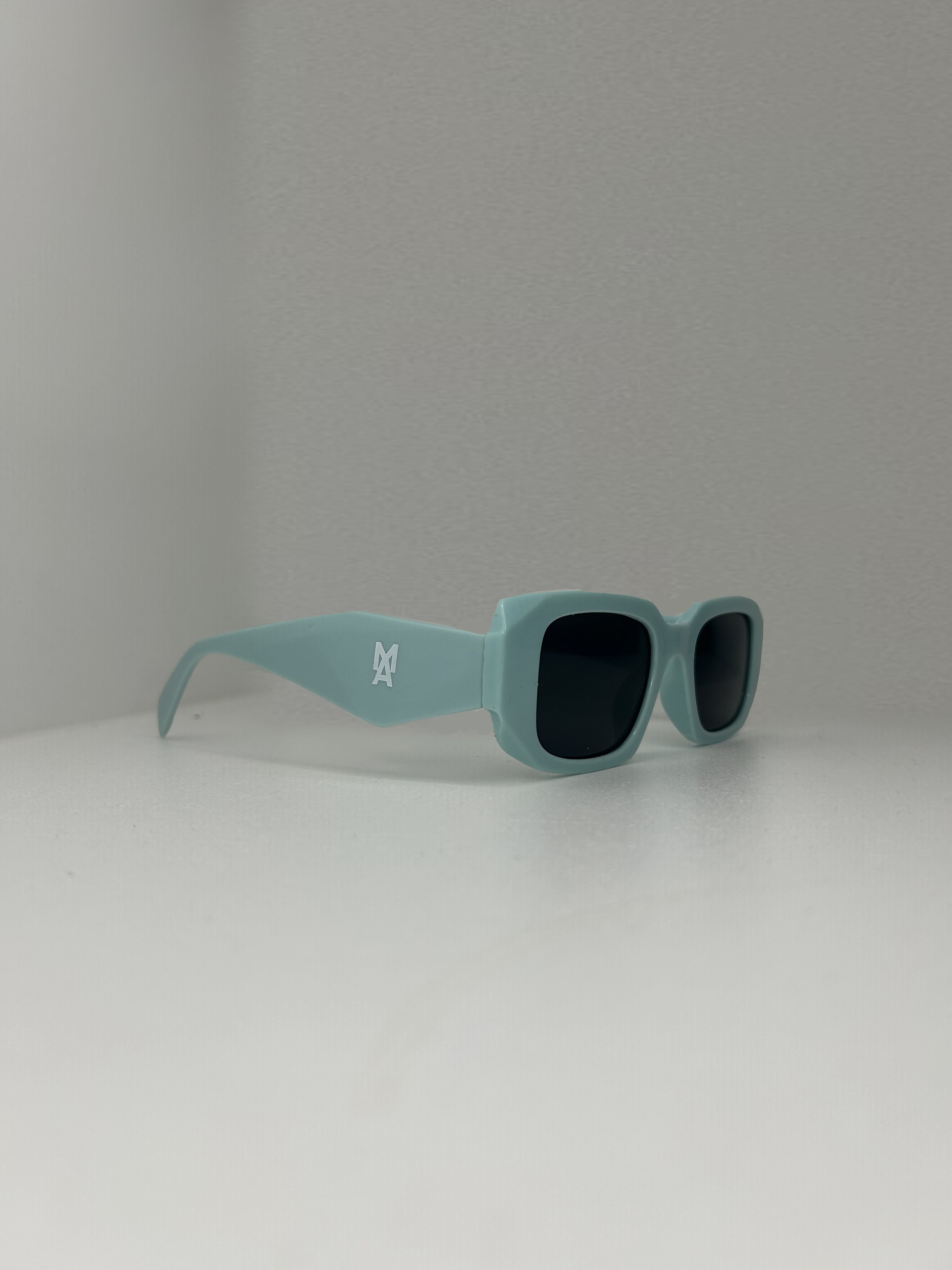 Rectangular sunglasses